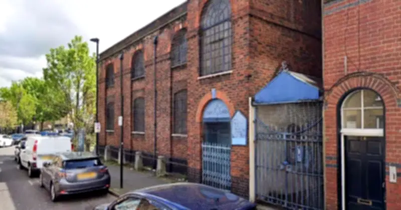 Incendie criminel contre une synagogue à Londres : vague d'attaques antisémites