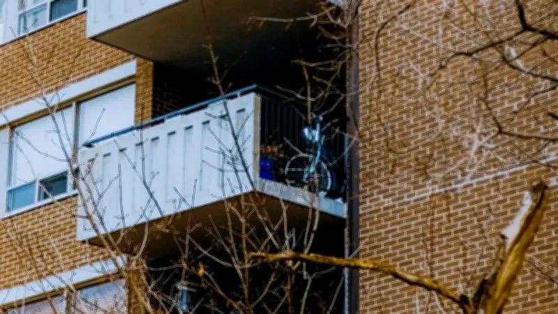 Incendie criminel à Lyon : une famille saute par la fenêtre pour survivre