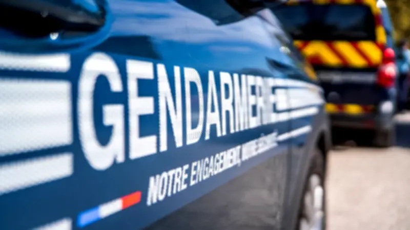 Incendie dans les Cévennes : deux gendarmes intoxiqués, habitants évacués
