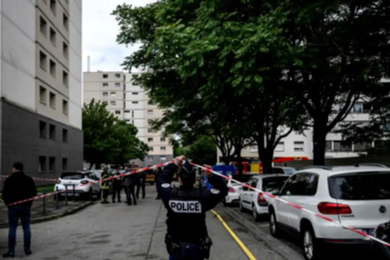 Incendie à Décines : trois jeunes mis en examen pour morts et blessures