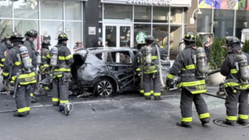 Incendie spectaculaire près du Taureau de Wall Street à New York