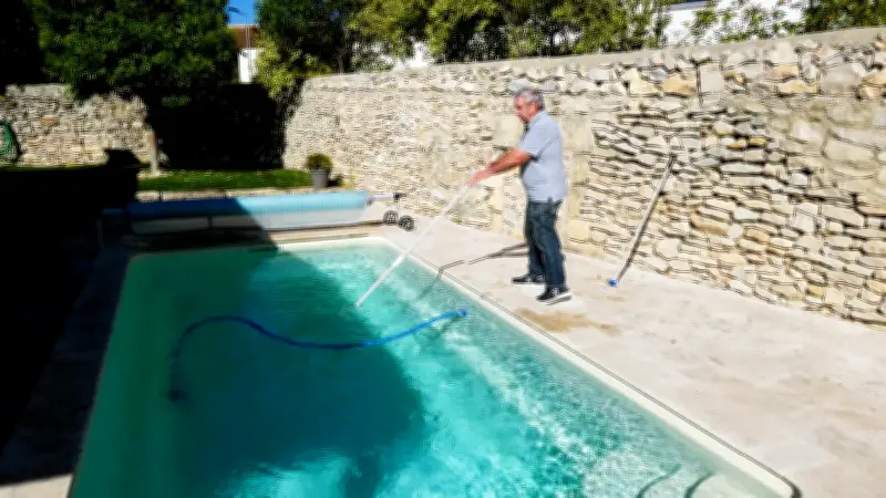 Innovation : nettoyer sa piscine sans effort grâce à un nouvel appareil