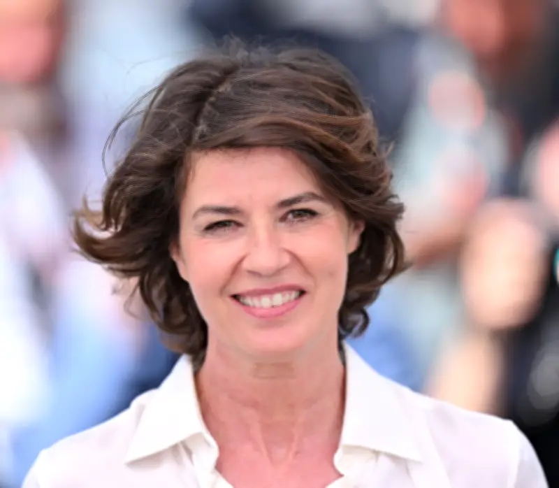 Irène Jacob livre ses confidences célestes au Théâtre du Rond-Point
