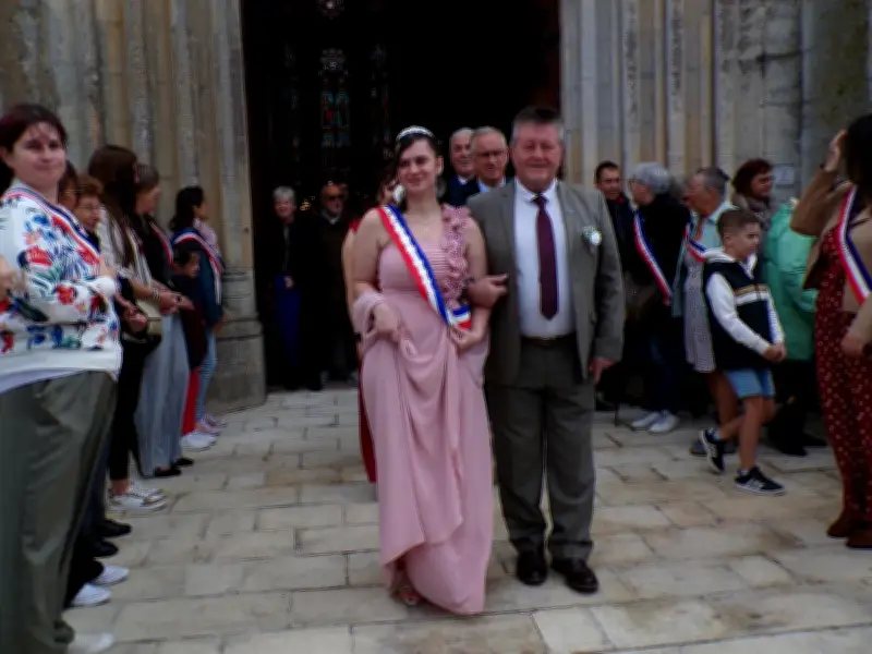 Jade Fouet couronnée 99e rosière à Saint-Trélody, une tradition centenaire