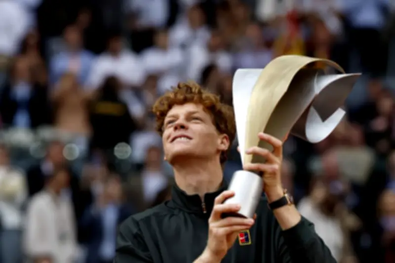 Jannik Sinner, favori de Roland-Garros après sa victoire à Madrid