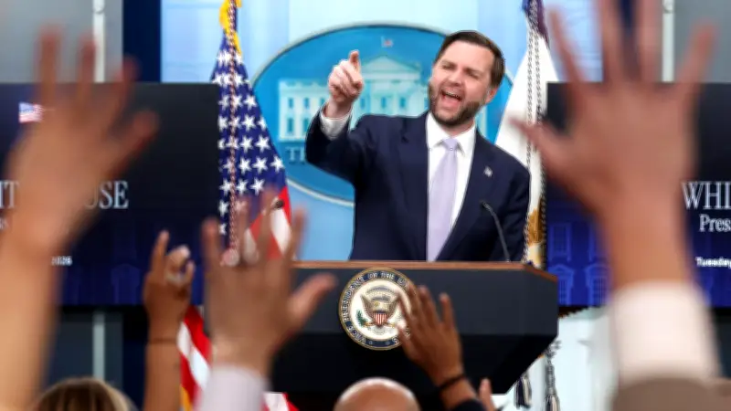 JD Vance face à la presse : un faux air de téléréalité trumpienne