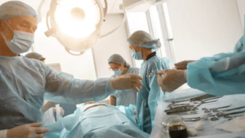 "Je suis super puissant" : les mandarins de l'hôpital public en crise