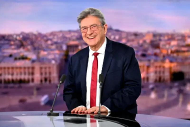 Jean-Luc Mélenchon officialise sa candidature pour 2027