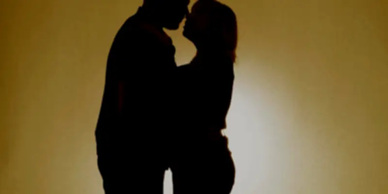 Jeu de l'amour et du hasard : l'inventive romance de deux inconnus