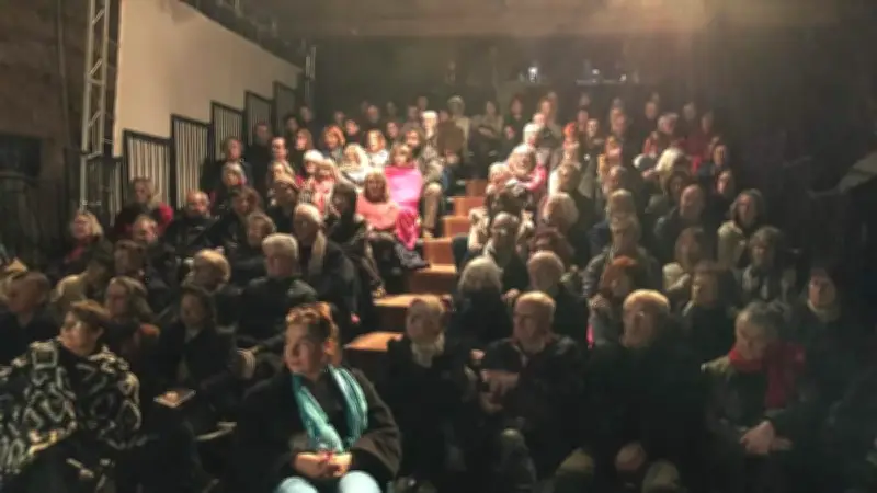 Jeunes pianistes talentueux au Théâtre de Pierres à Fouzilhon