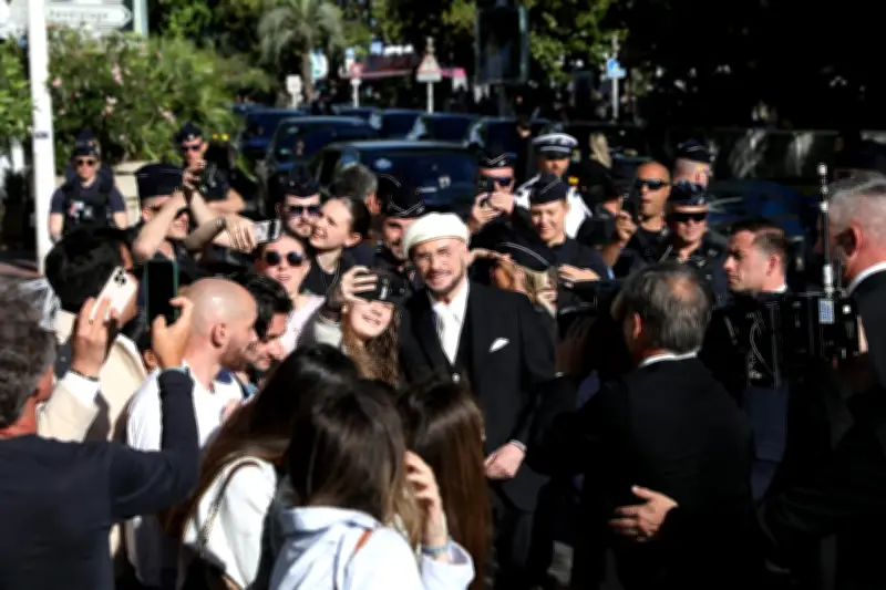 John Travolta enflamme la Croisette pour son premier film réalisateur à Cannes