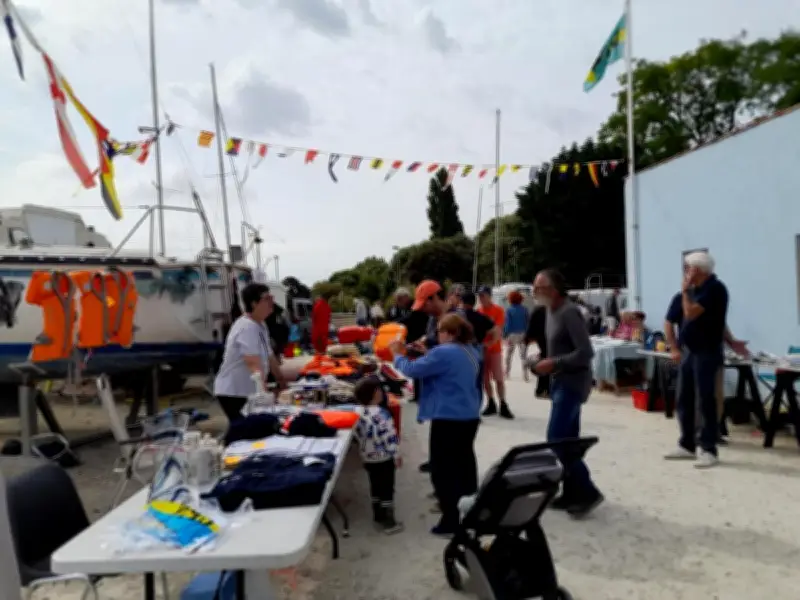 Journée maritime à Fouras : brocante, chants et concours de pêche