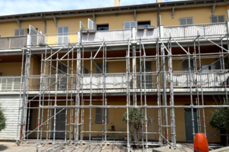 Juan-les-Pins : commerçants inquiets face à l'immeuble menaçant ruine