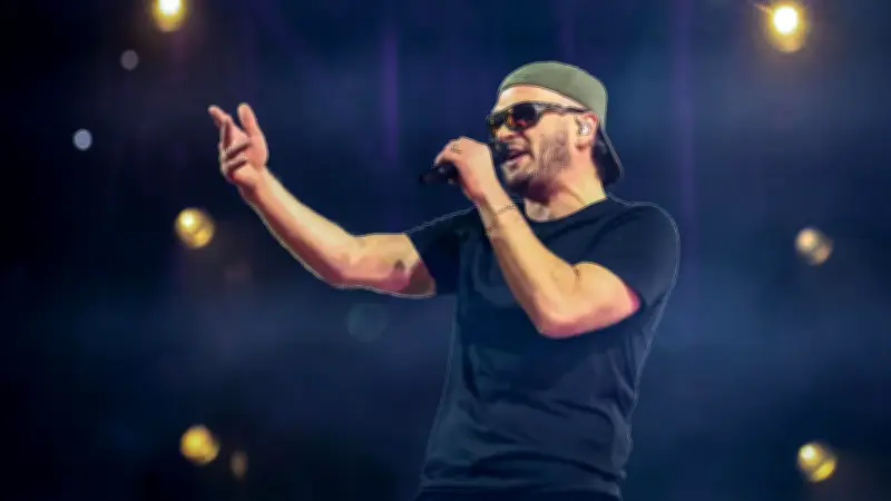 Jul en concert au Stade de France : revivez le premier show du rappeur marseillais