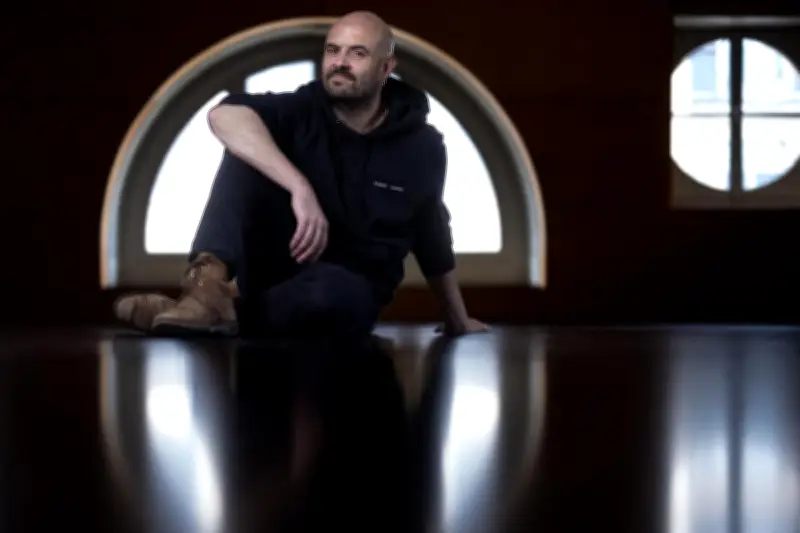 Julien Gosselin, metteur en scène brillant, veut combattre le désespoir