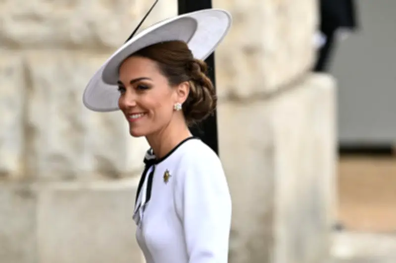Kate Middleton reprend ses voyages officiels, William exprime sa fierté