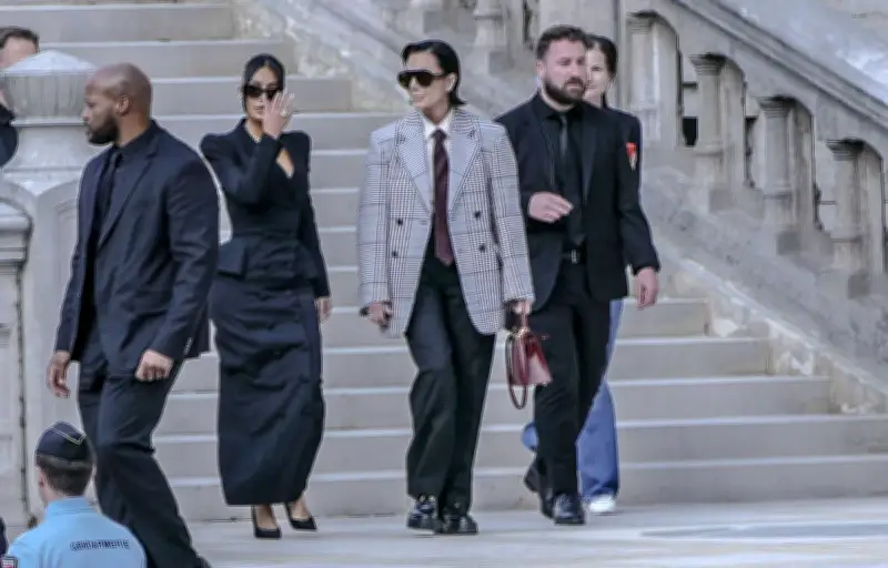 Kim Kardashian réclame un euro symbolique après son agression à Paris