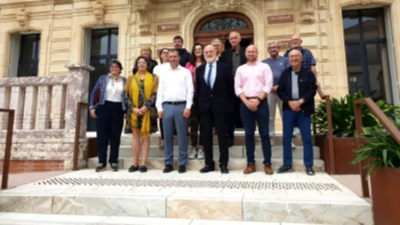 Kléber Mesquida en visite à Puisserguier pour un échange avec les élus