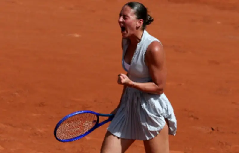 Kostyuk, bouleversée par un missile près de chez sa mère, remporte son match à Roland-Garros