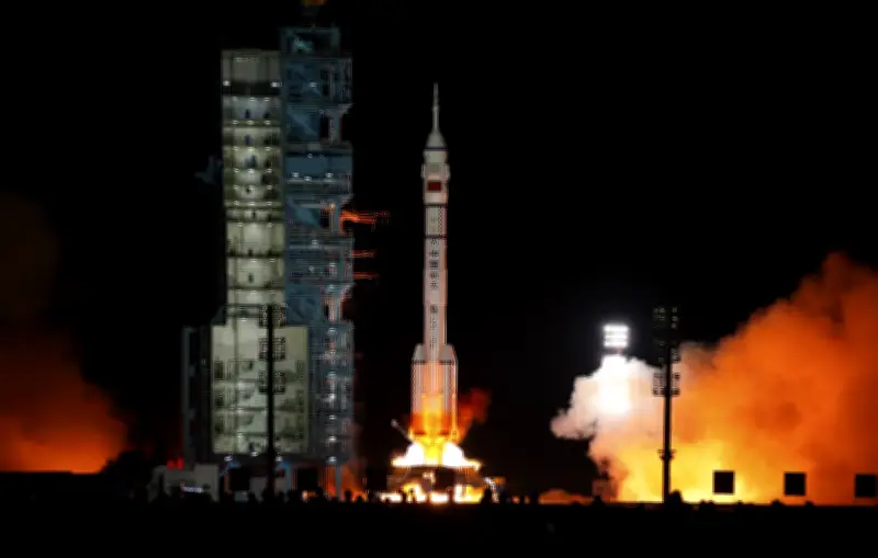 La Chine lance Shenzhou-23 : un astronaute restera un an en orbite