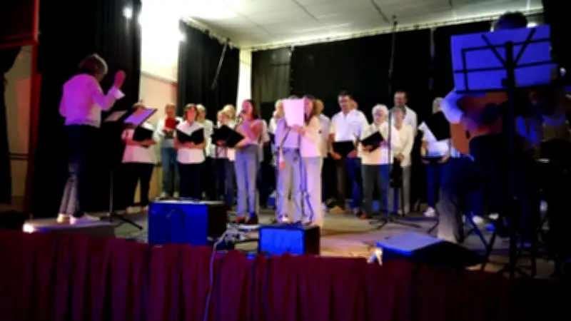 La chorale Chante Bessas enchante le public à Courtial