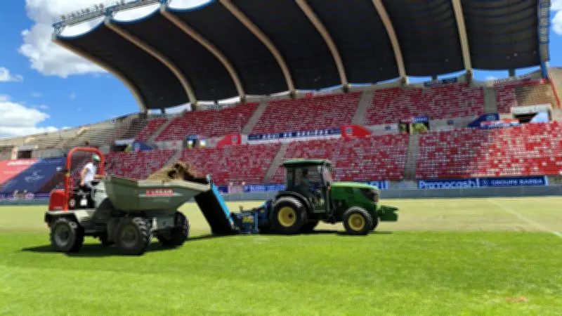 La pelouse de Raoul-Barrière, une Ferrari préparée pour la saison prochaine