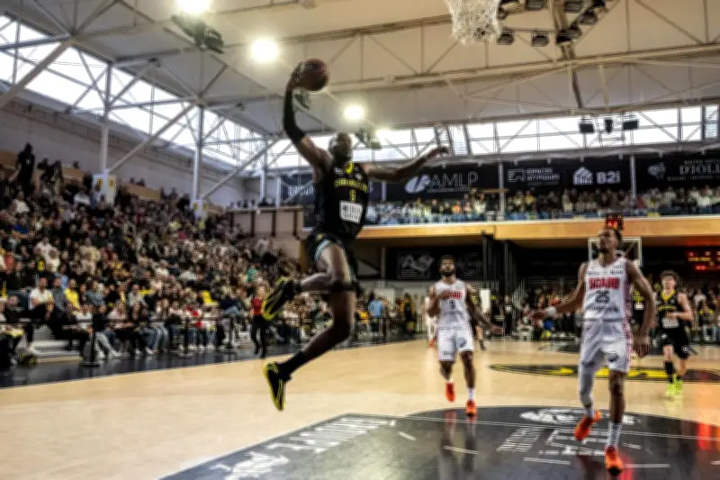 La Rochelle arrache son billet pour les play-in dans une soirée d'adieux émouvante