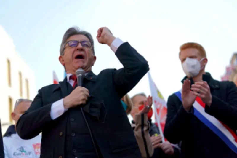 La stratégie électorale de Mélenchon : immigration et clientélisme politique