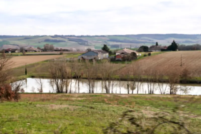 La vie paysanne immortalisée : une description intime d'une ferme française