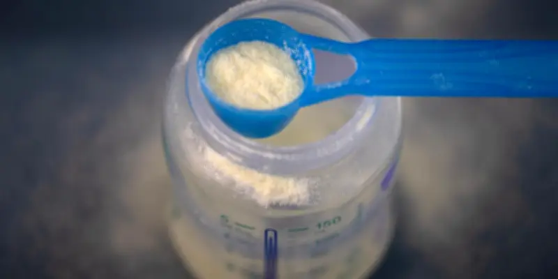 Laits infantiles contaminés : un rapport parlementaire pointe les défaillances