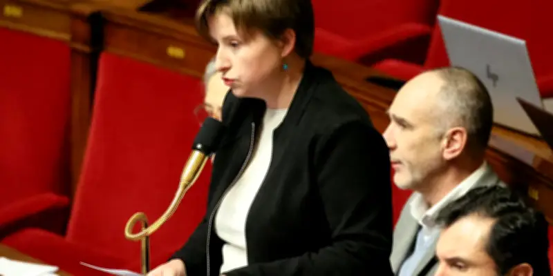 Laits infantiles : un rapport parlementaire critique l'État et les industriels