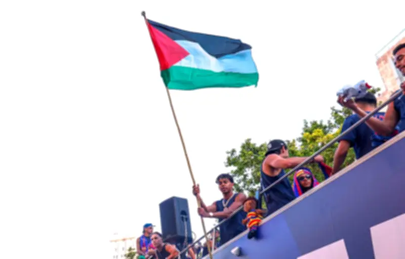 Lamine Yamal brandit un drapeau palestinien : la réaction mesurée de Flick