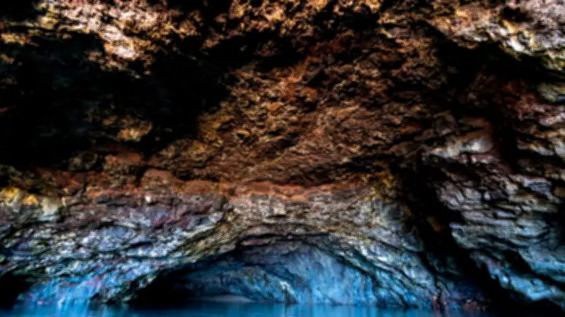Laos : 7 personnes coincées dans une grotte par une montée des eaux