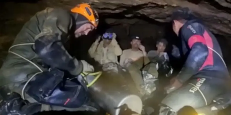 Laos : quatre rescapés supplémentaires sortis de la grotte