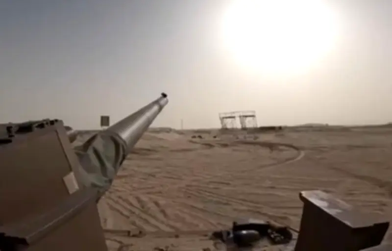 L'armée française teste le char Leclerc contre les drones avec un obus à billes