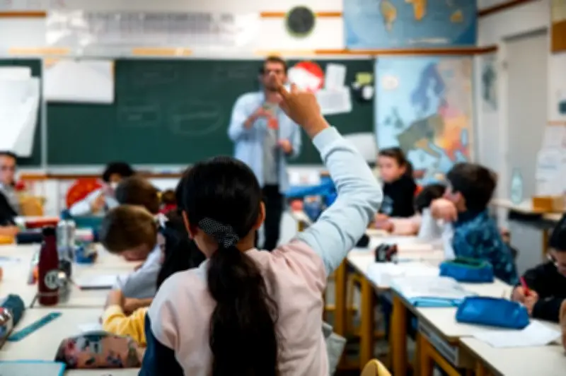 L'école face à la déshérence linguistique : un constat alarmant