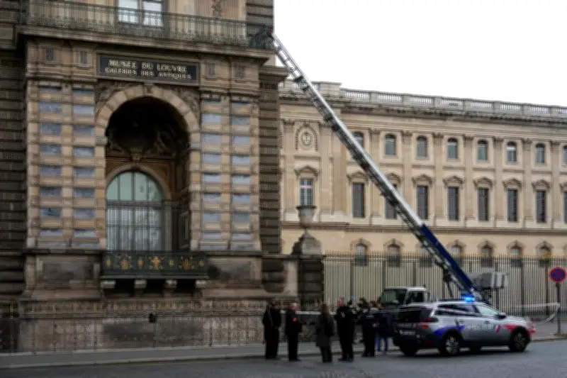 Le braquage du Louvre bientôt adapté au cinéma par Romain Gavras