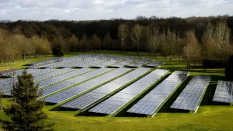 Île de Ré exclue du solaire : la Charente-Maritime dévoile ses zones