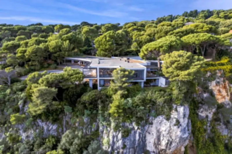 Le discret milliardaire russe Alexey Bogachev s'offre la Villa Alpha pour 44,5 M€