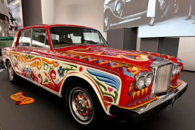 Le fils de Florent Pagny customise une Bentley de 1979 exposée à Monaco