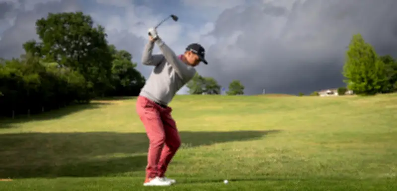 Le golf, un sport santé qui fait travailler endurance et concentration