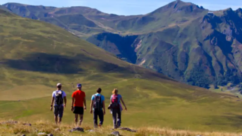 Le Massif du Sancy : une destination estivale d'exception en Auvergne