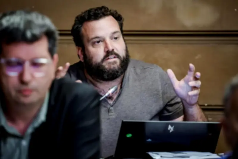 Le pacte démocratique de Cazenave critiqué par les écologistes bordelais