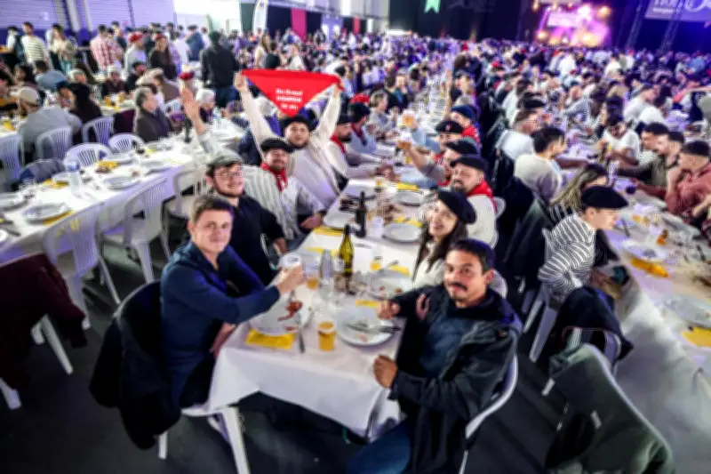 Le PCF dénonce le banquet du Canon français à Pécharmant