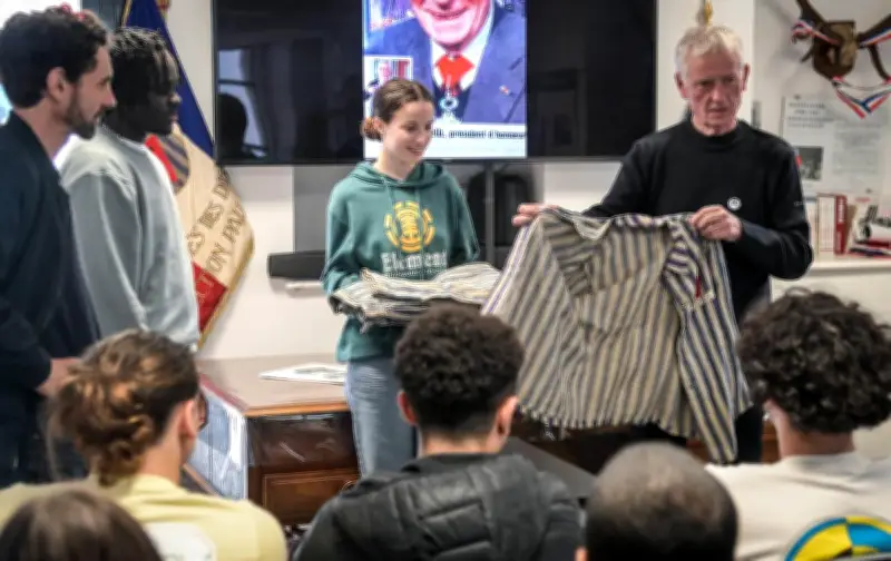 Le pyjama rayé du résistant Yves Marinelli exposé au musée de Pau