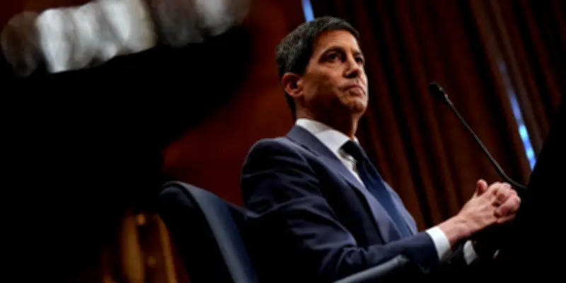 Le Sénat américain approuve Kevin Warsh à la tête de la Fed
