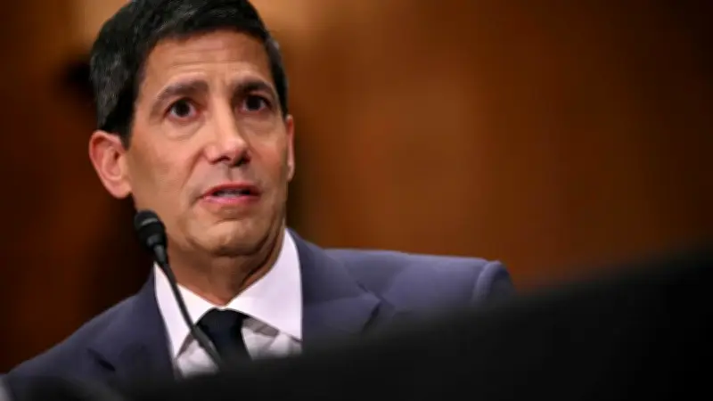 Le Sénat américain valide Kevin Warsh à la tête de la Fed