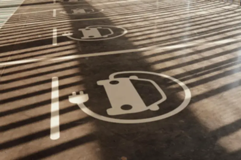 Électrification : aides au logement et mobilité pour les ménages