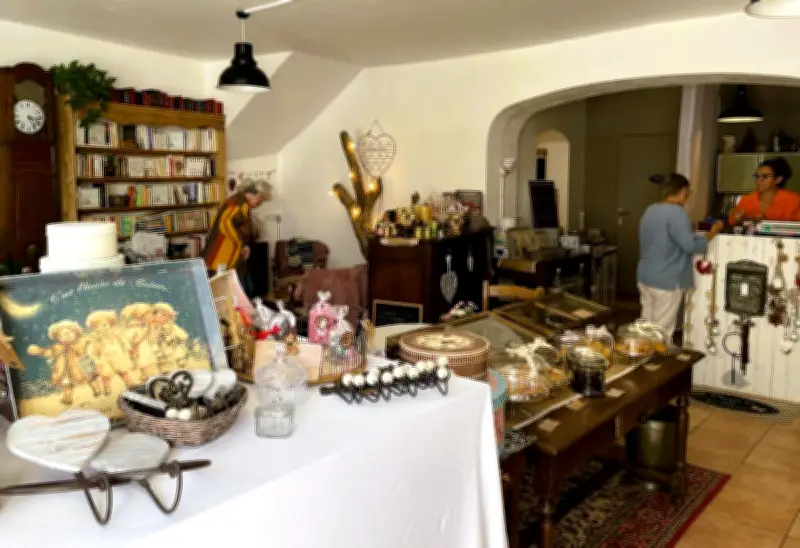 Lecture à trois voix du roman «Festin pour un fou» à la biscuiterie