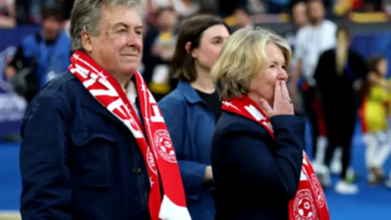 Lens-Nice : les parents de Christophe Gleizes donnent le coup d'envoi